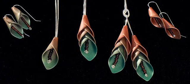 Assignments photography by Simon Wickes